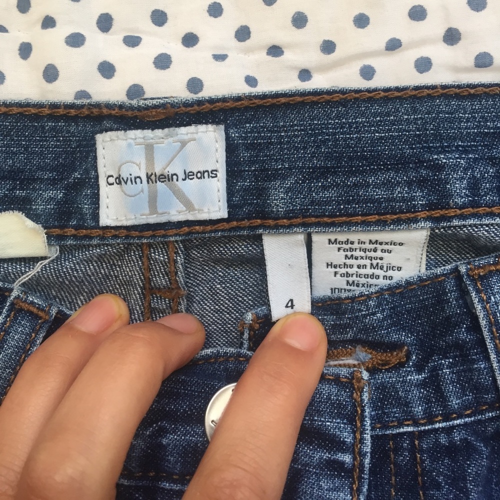 ⛔️SOLD⛔️Calvin Klein Vintage mid wash high rise - Picture 5 of 7